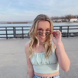 Meet your Posher, Lucia